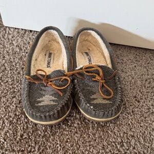 Women’s Minnetonka slippers - size 8